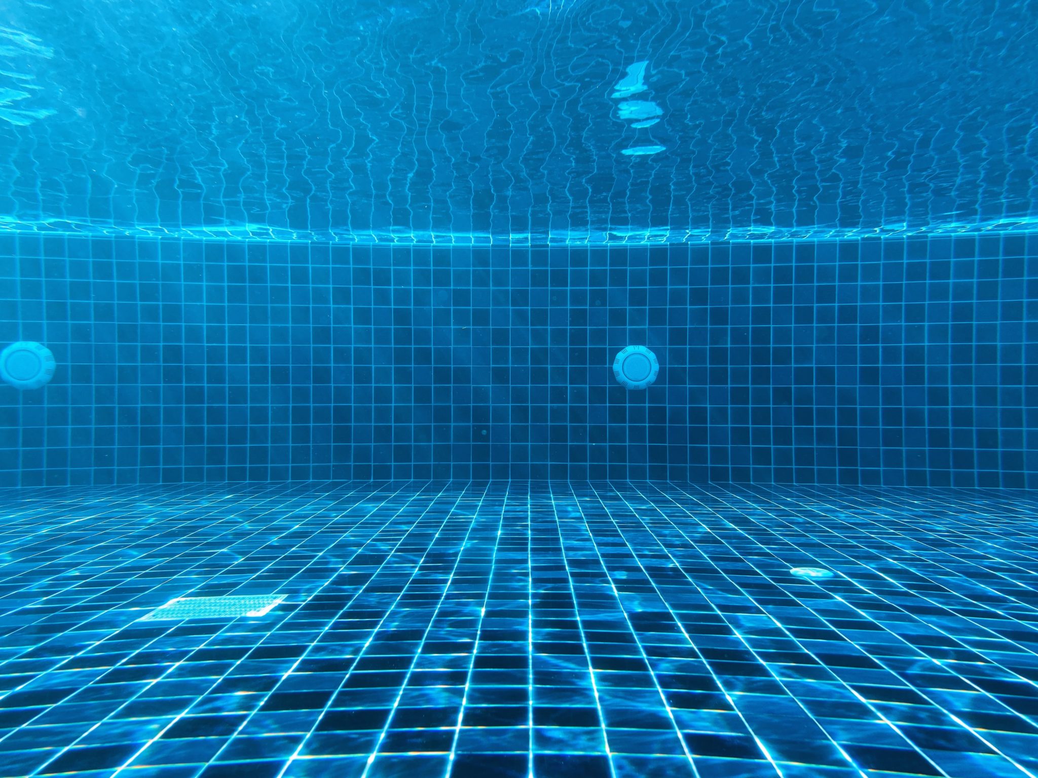 pool underwater - pool inspections