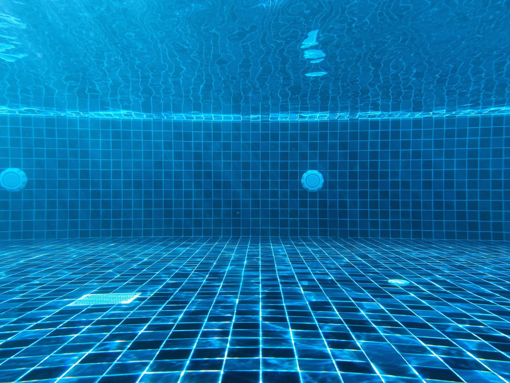 pool underwater - pool inspections