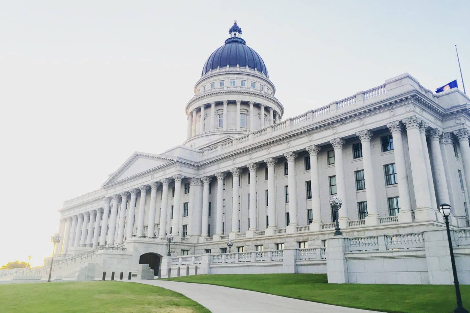 Photo of state capitol building for an article on state requirements for home inspector
